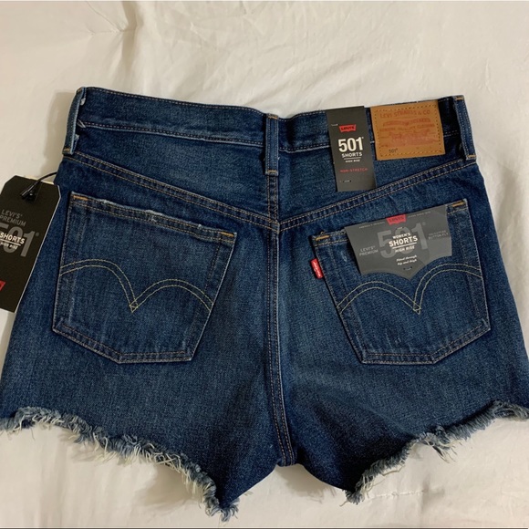 BRAND NEW ✨ Levi’s 501 High-Waisted Denim Short - Picture 4 of 5